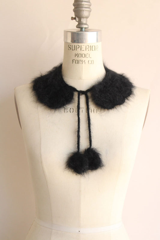 Vintage 1950s Black Knit Angora or Mohair Removable Collar With Tie