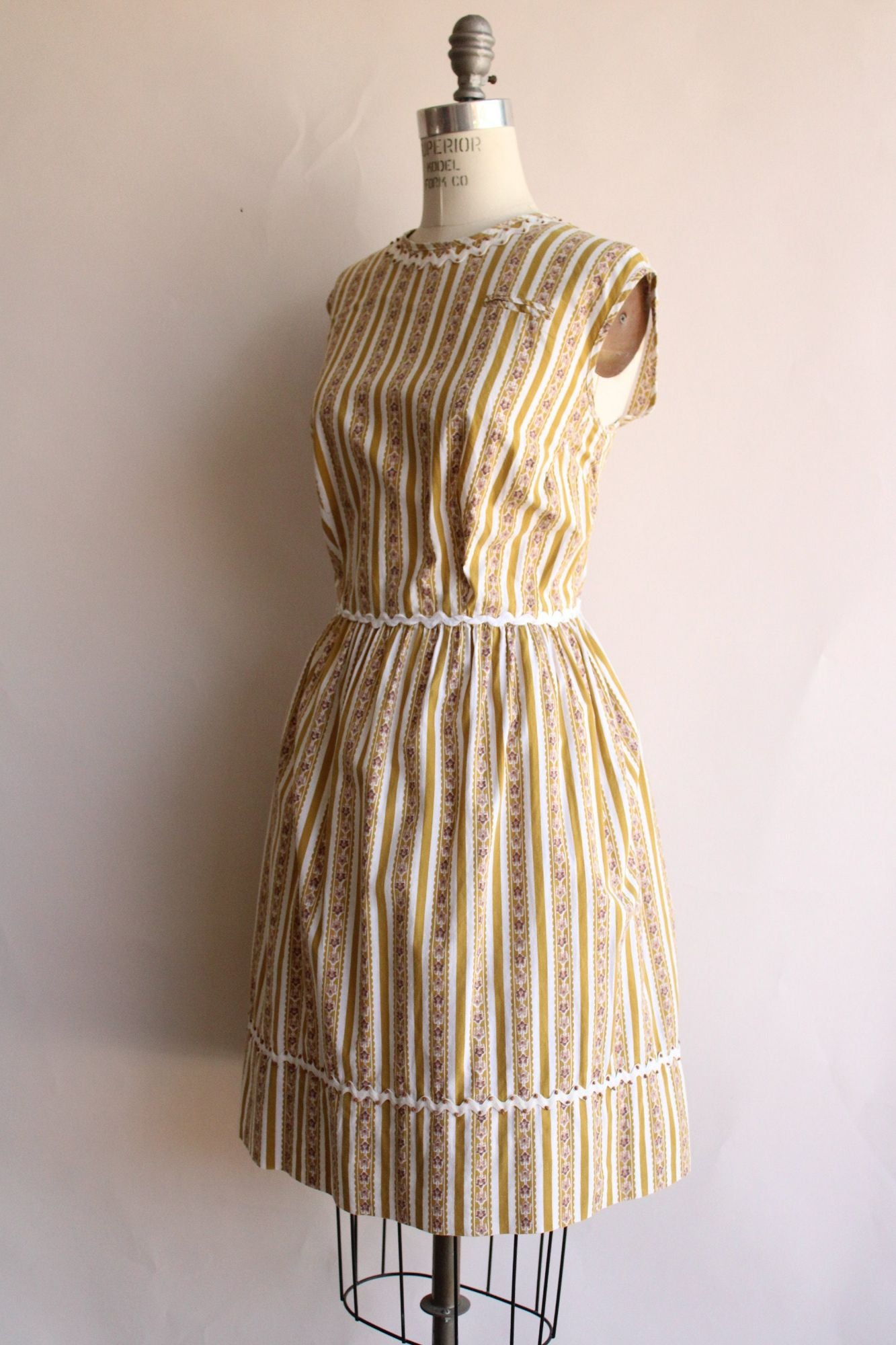 Vintage 1950s 1960s Volup Yellow and White Striped Print Dress