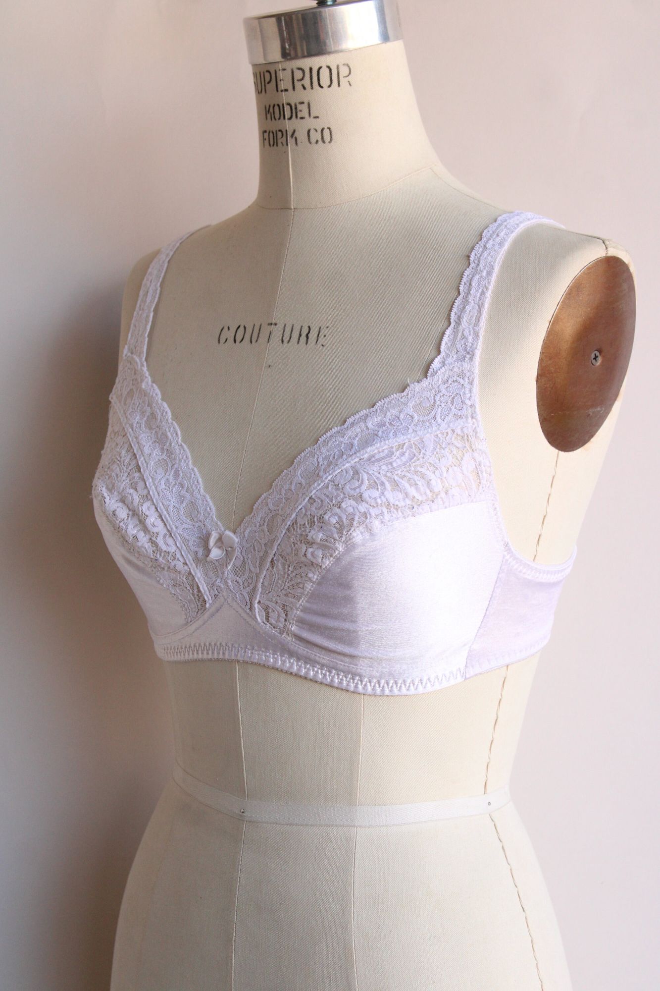 Vintage 1980s 1990s Bra, White 36B, Warners Lace Charmers, No Underwire