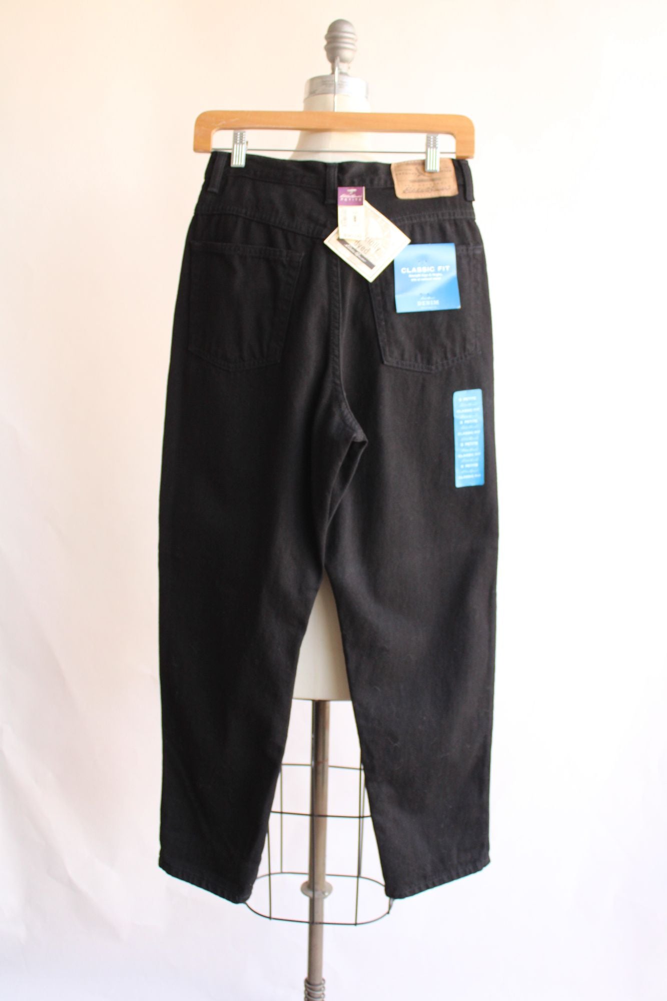 Eddie Bauer Womens Jeans, NWT Black, Size 8P, Classic Fit, Straight Hip