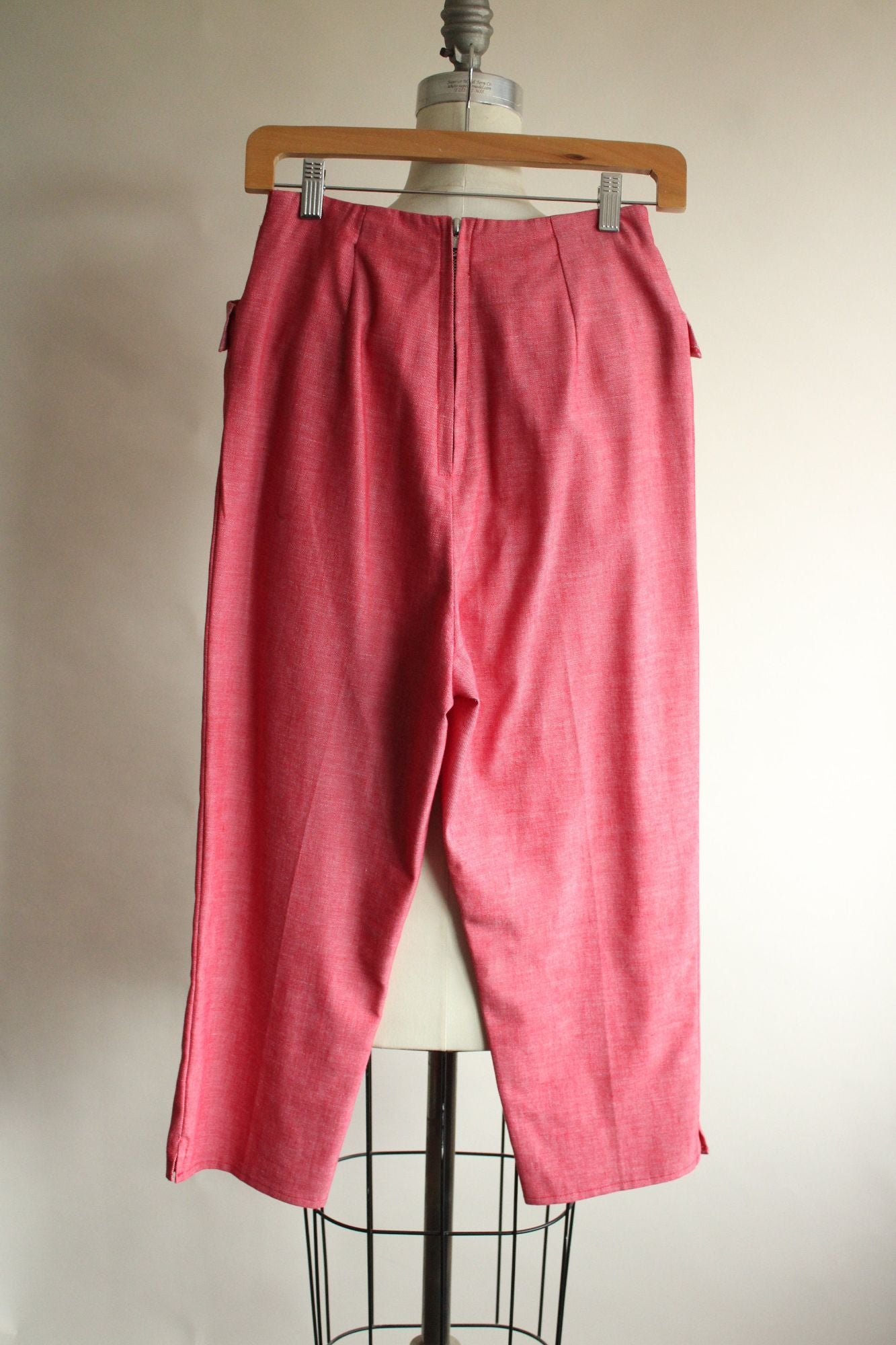Vintage 1960s Pink Capri Pants with Pockets
