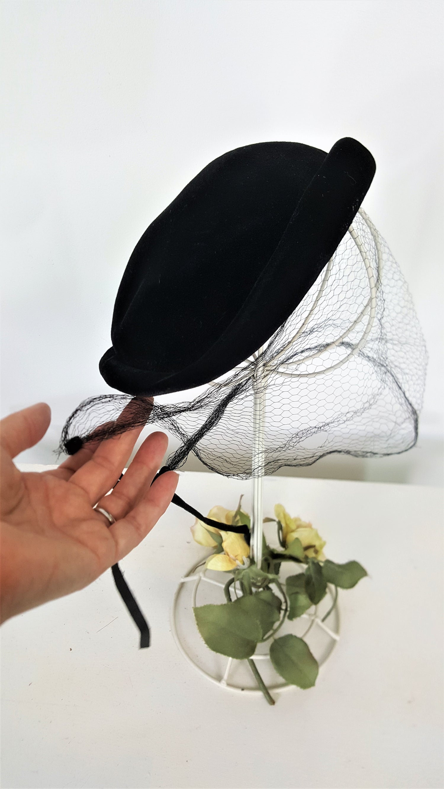 Vintage 1950s Black Velvet Hat With Birdcage Veil And Rhinestone Brooch /