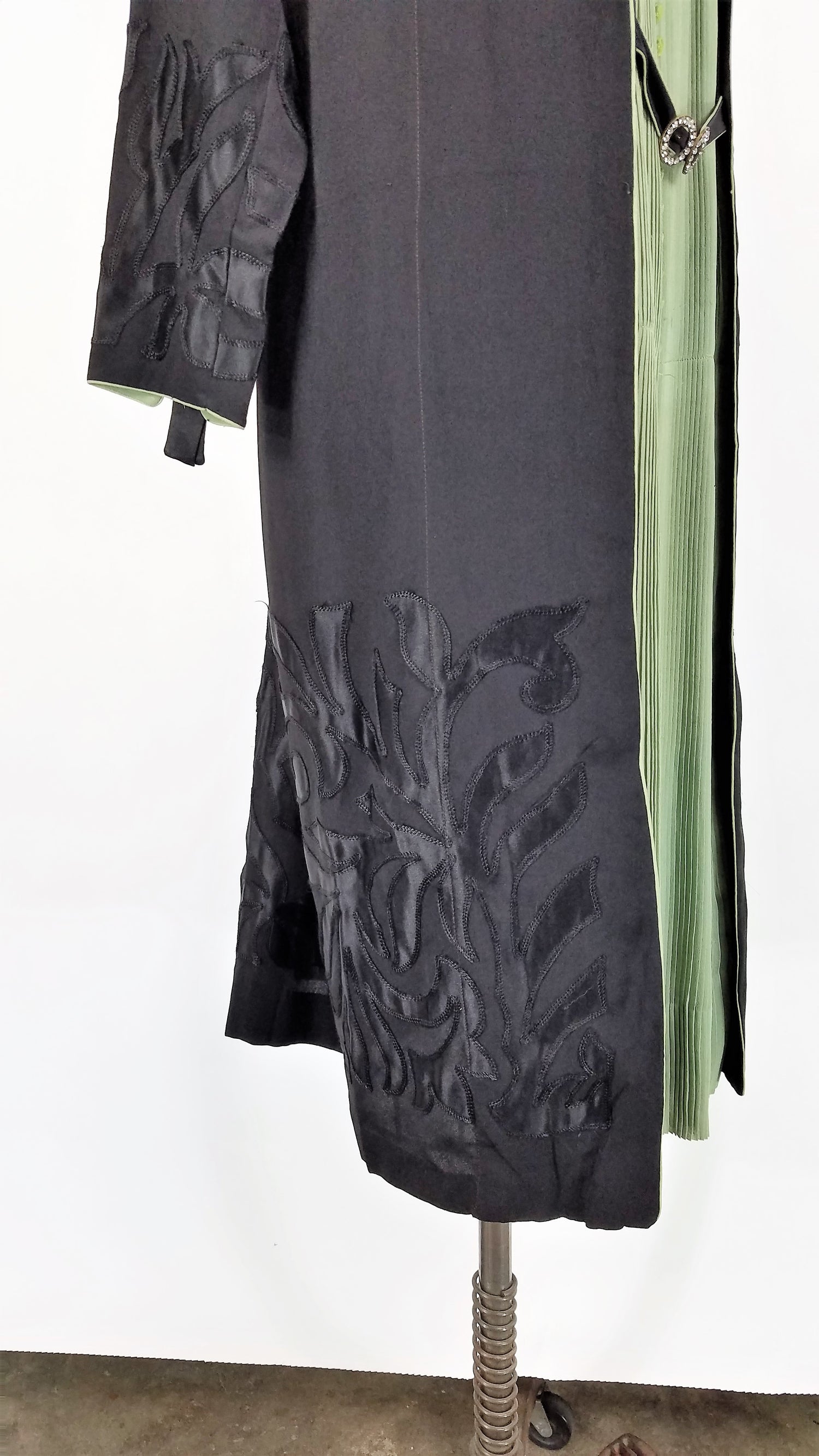 Vintage 1920s Black And Green Dress