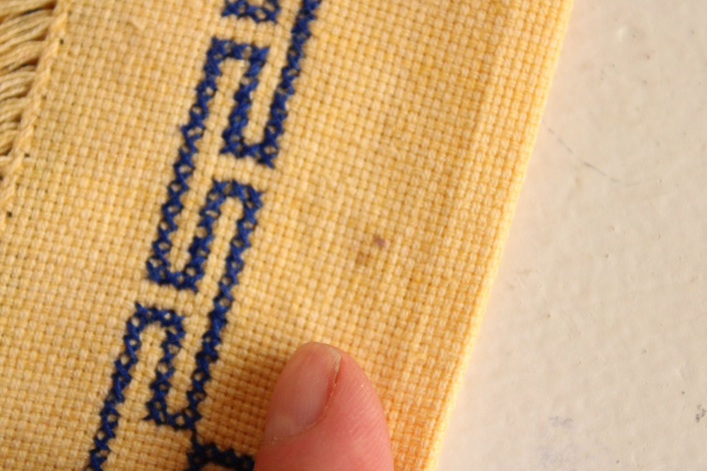 Vintage 1960s  Yellow Linen Fingertip Towel