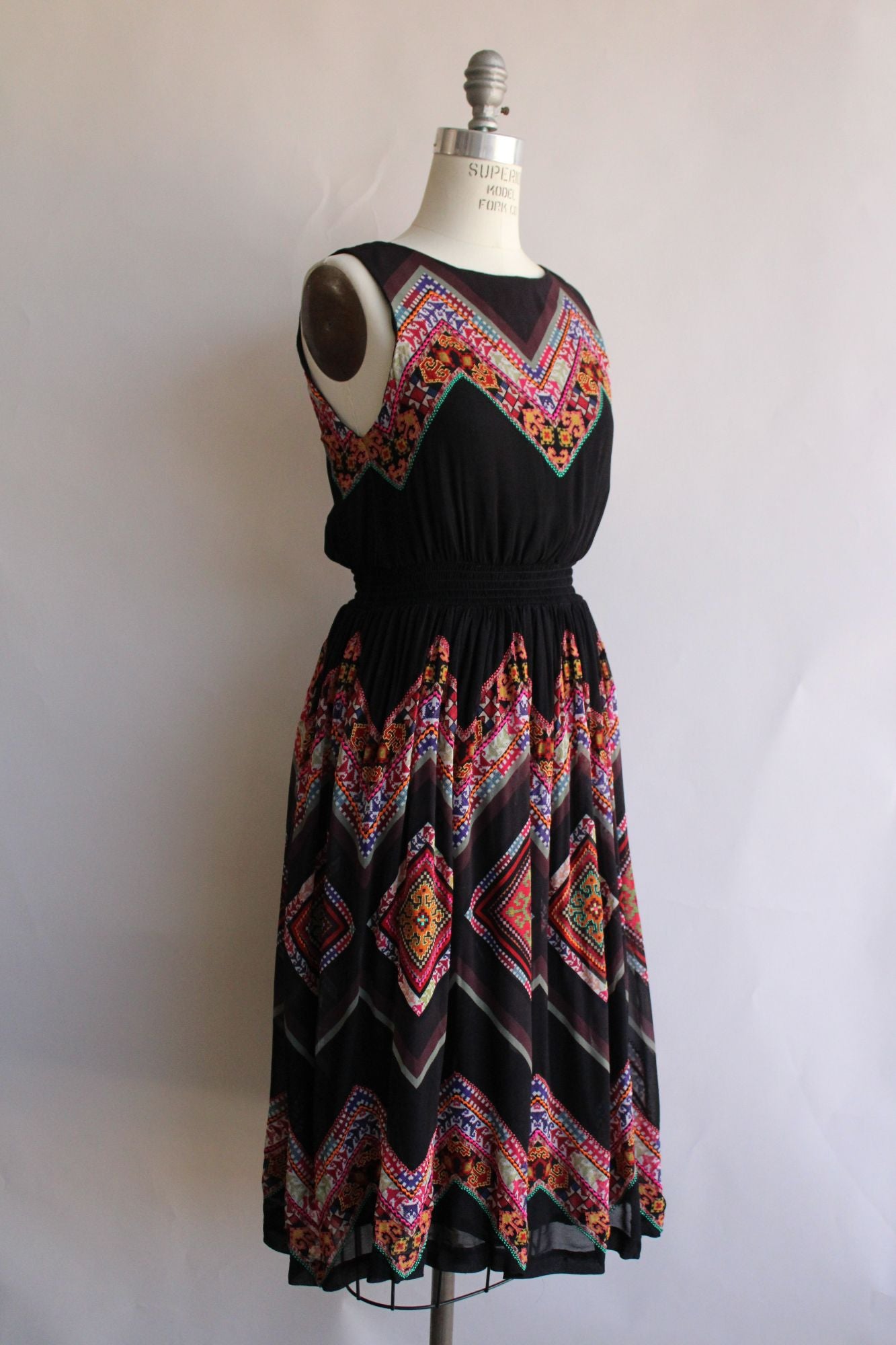 Tanvi Kedia Womens Dress, Size 6, Keyhole Back, Boho Folk Style Embroidery