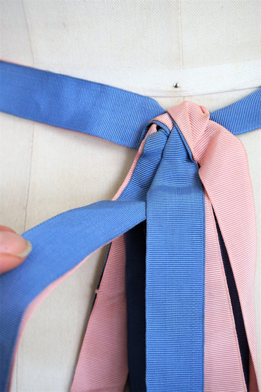 Vintage 1930s Belt of Grosgrain Ribbon Bows in Blue And Pink 
