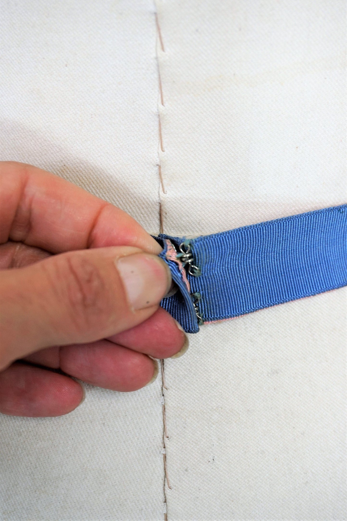 Vintage 1930s Belt of Grosgrain Ribbon Bows in Blue And Pink 