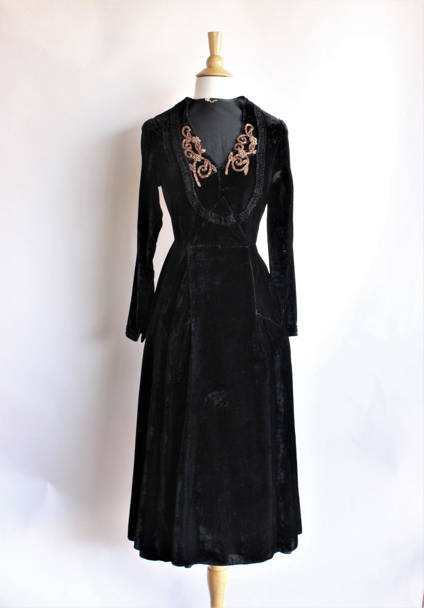 Vintage 1930s Black Silk Velvet Dress by Cash's
