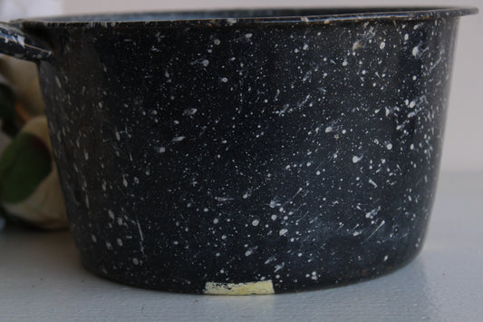 Vintage 1940s Graniteware Pot