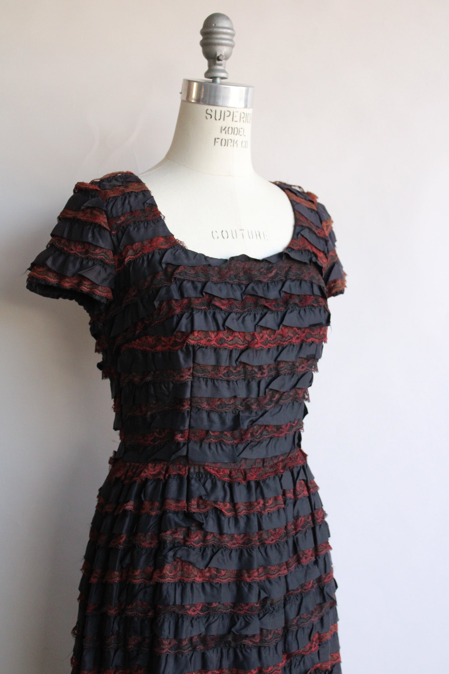 Vintage 1950s Ribbon And Lace Wiggle Dress