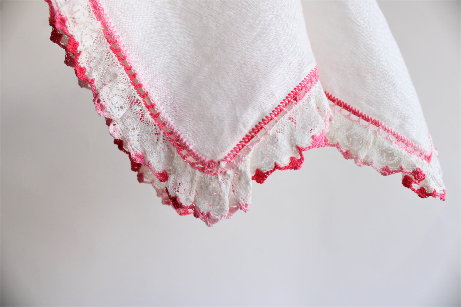 Vintage White Linen Hanky with Pink Lace Trim