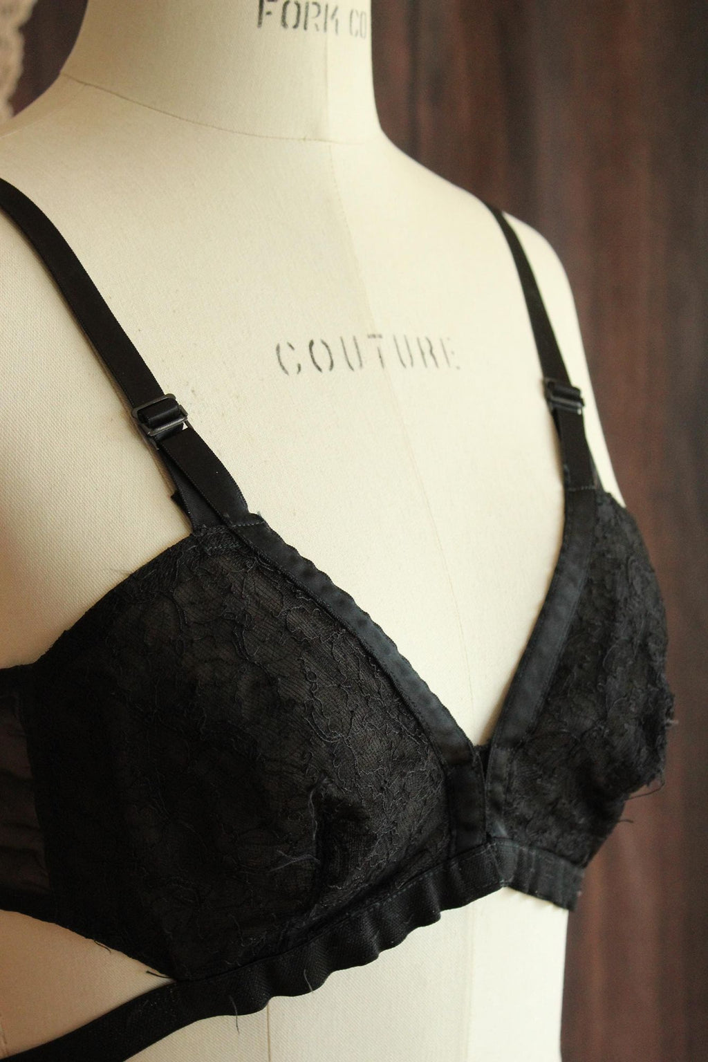 Vintage 1950s Gossard Sta Lo Black Lace Bar, 34B Deep V back with Girdle Hook