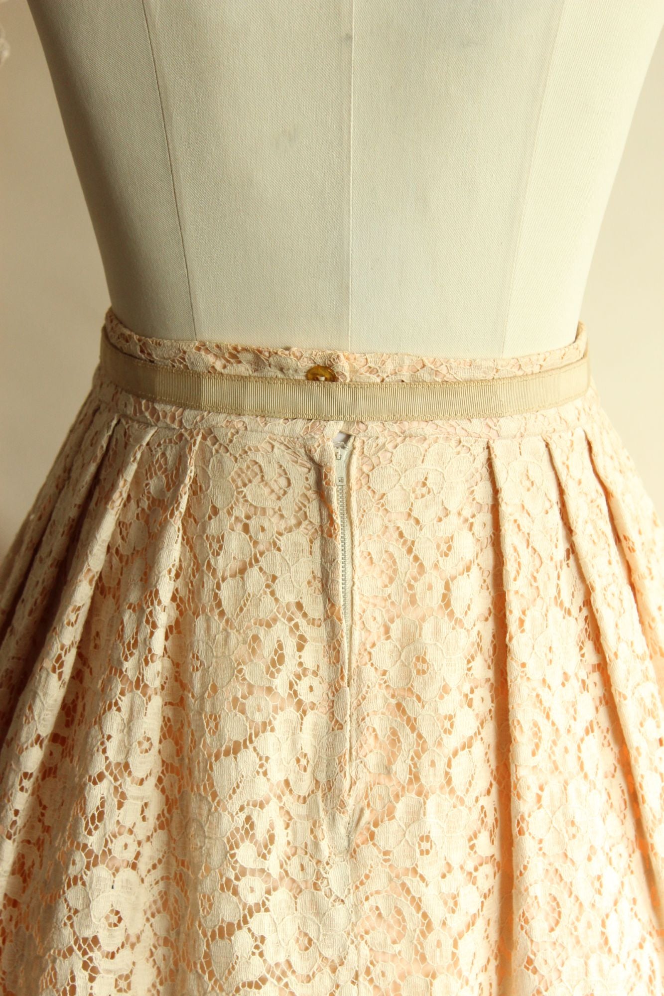 Vintage 1950s 1960s Charm of Hollywood Pink and Ivory Lace Skirt with Belt