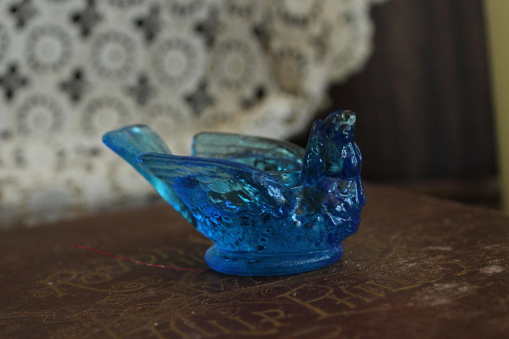 Vintage 1960s Kanawha Bermuda Blue Glass Bird Salt Cellar