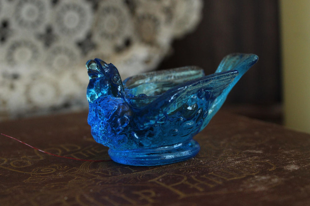 Vintage 1960s Kanawha Bermuda Blue Glass Bird Salt Cellar