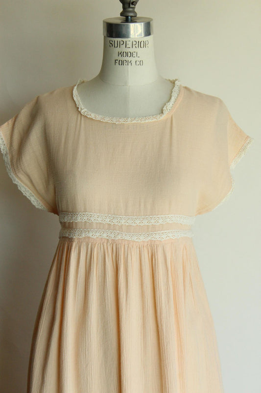 Vintage 1970s Peach Dress with Pockets, Empire Waist and Crochet Lace Trim