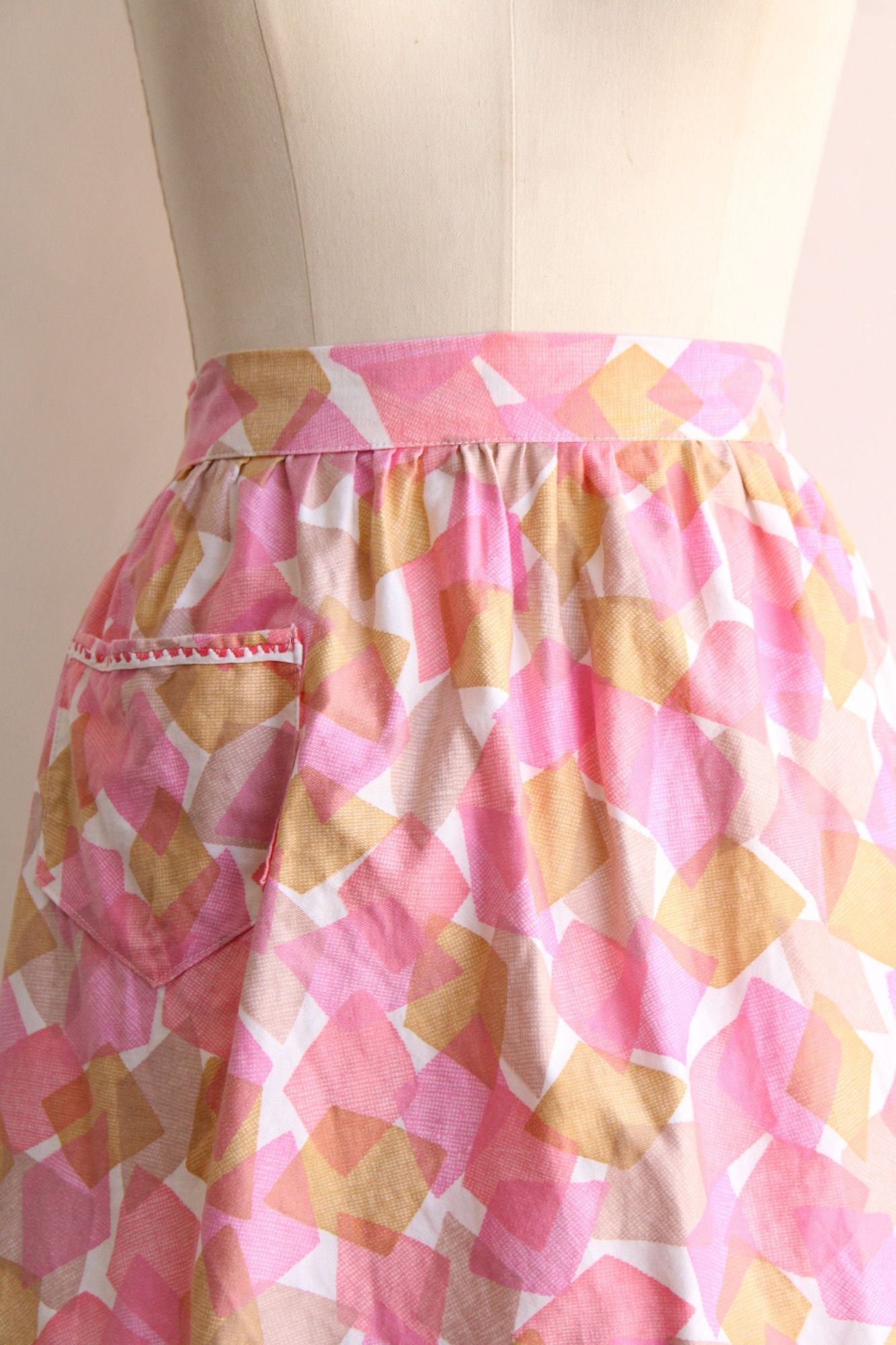 Vintage 1960s Pink and Yellow Geometric Print Cotton Half Apron