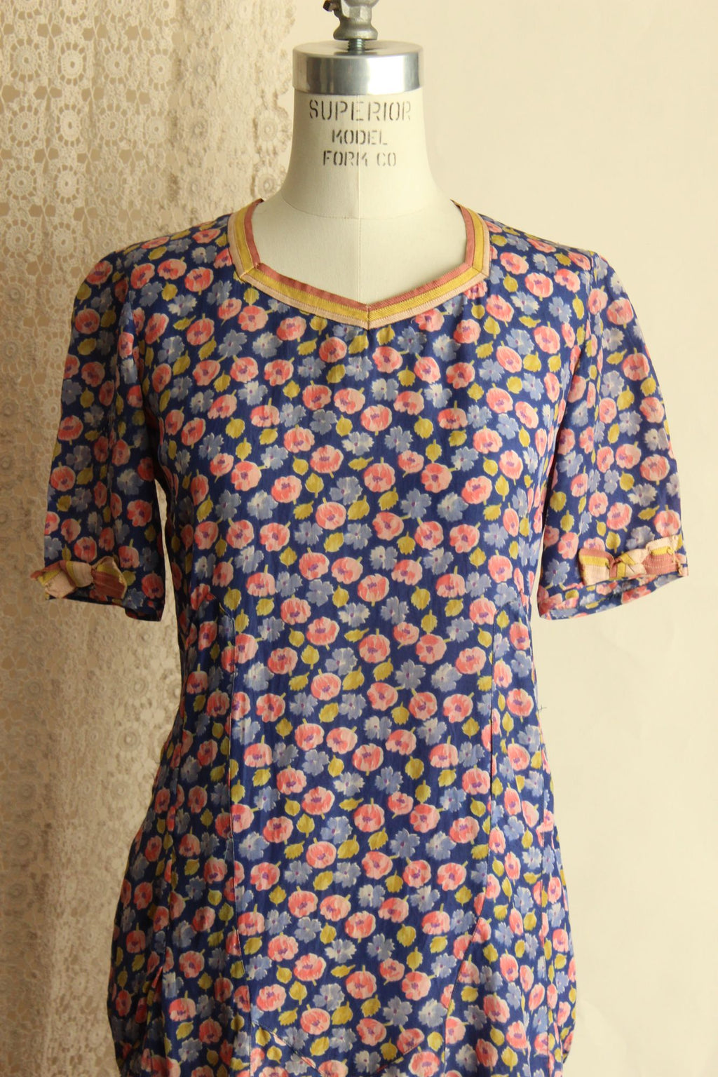 Vintage Antique 1920s Silk Blue and Pink Floral Print Day Dress