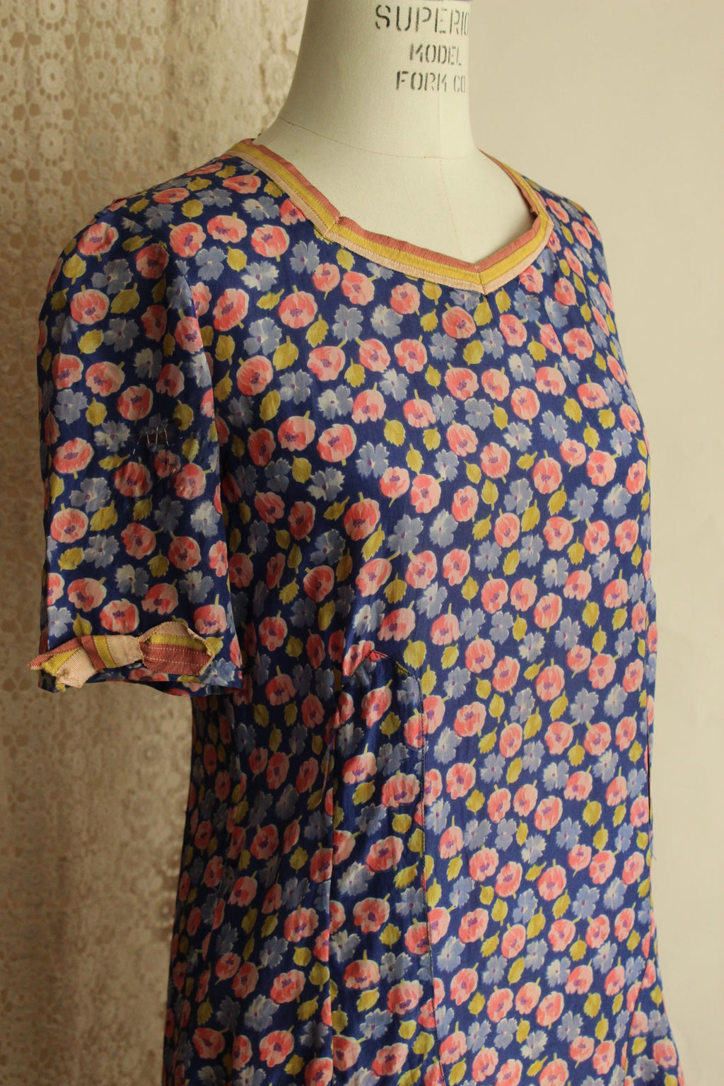 Vintage Antique 1920s Silk Blue and Pink Floral Print Day Dress