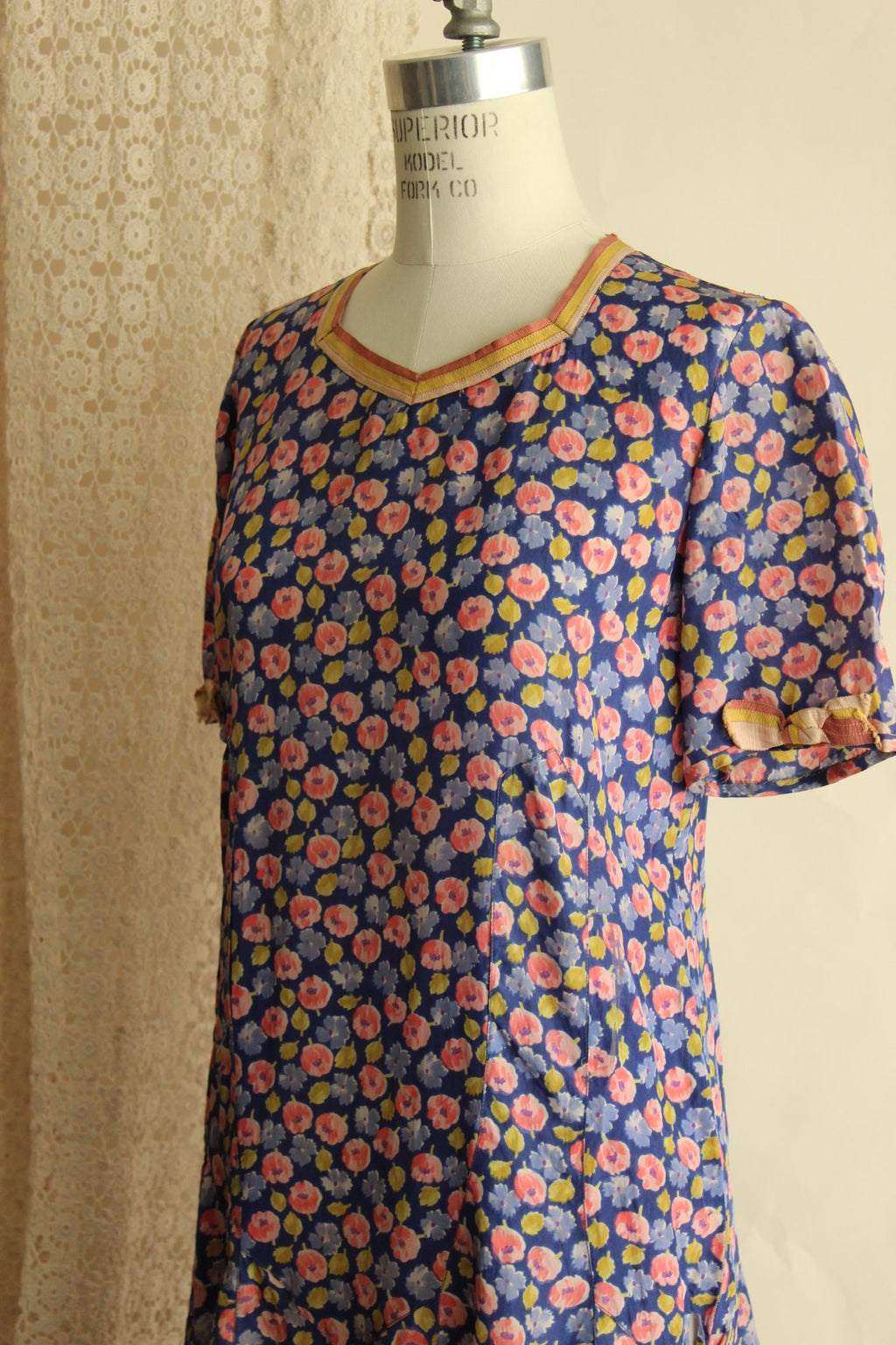 Vintage Antique 1920s Silk Blue and Pink Floral Print Day Dress