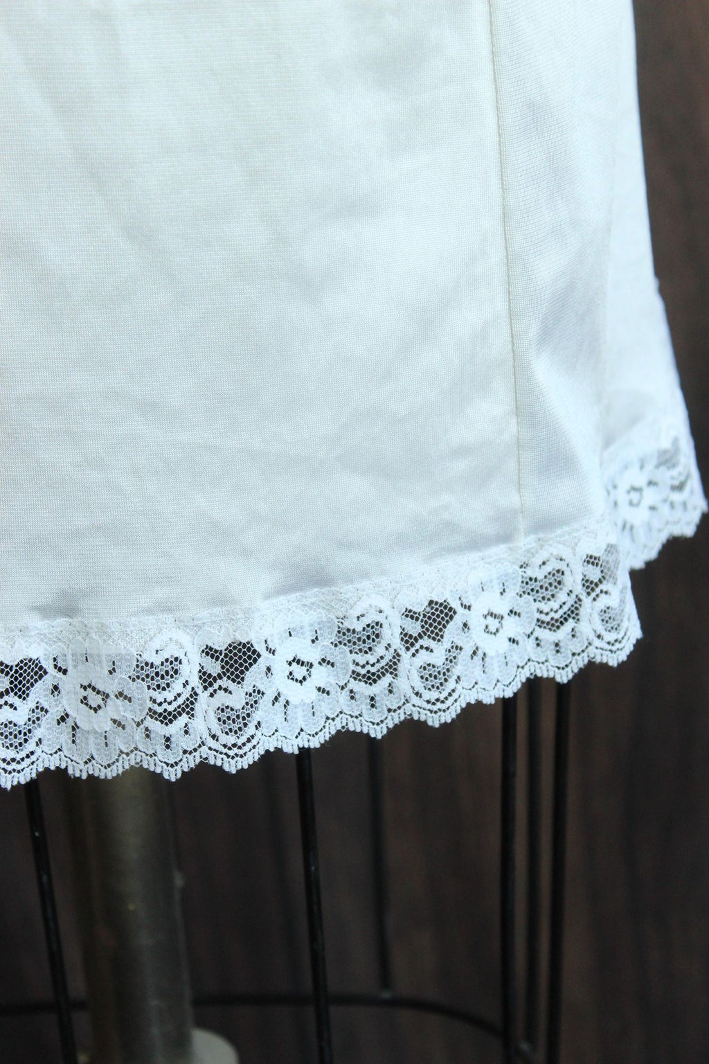 Vintage 1960s Volup Sears Doesn't Slip White Full Slip