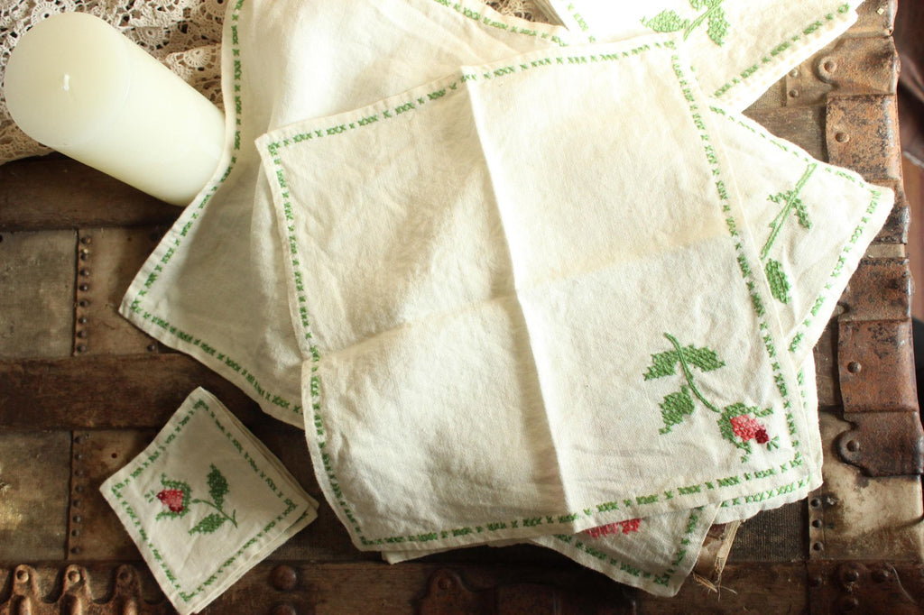 Vintage 1960s Rose Napkins, Coasters and Placemats Set
