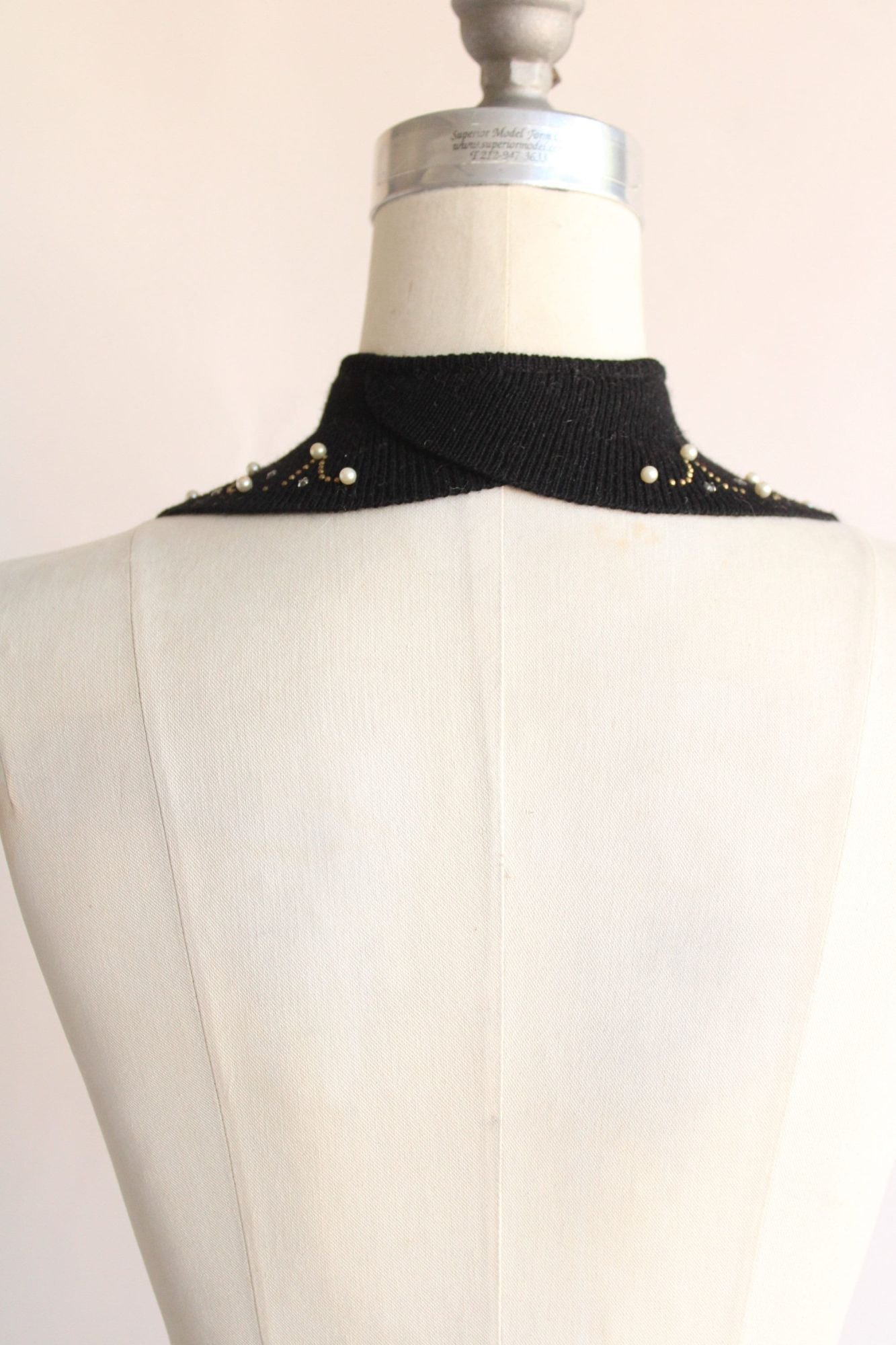 Vintage 1950s Black Knit Wool Removable Collar With Tie and Beading