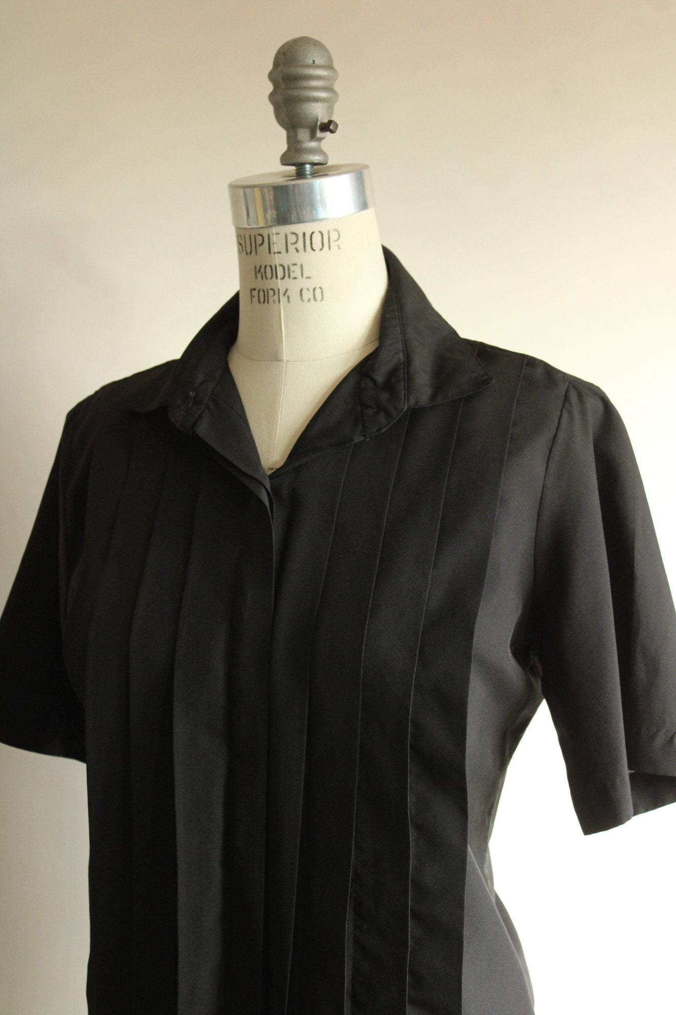 Vintage 1990s Laura Mae Black Pleated Collared Shirt