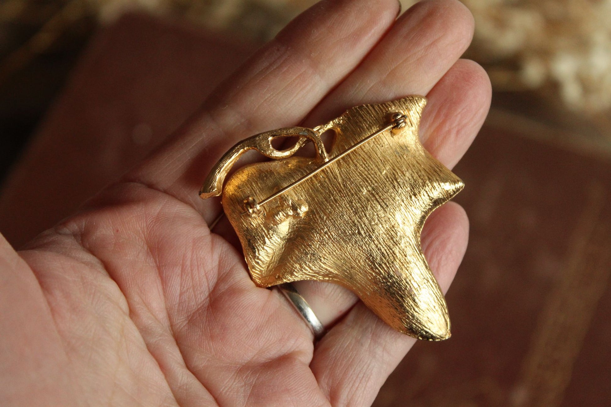 Vintage 1960s Gold Tone Leaf Brooch with Pink Rhinestones