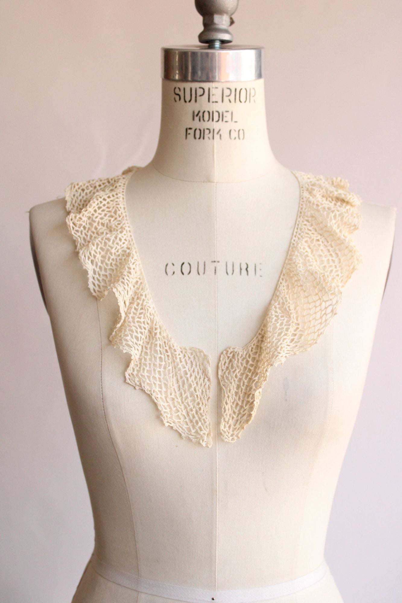 Vintage 1930s Collar, Crochet Ivory Lace Trim, 3" Wide, 28" Long