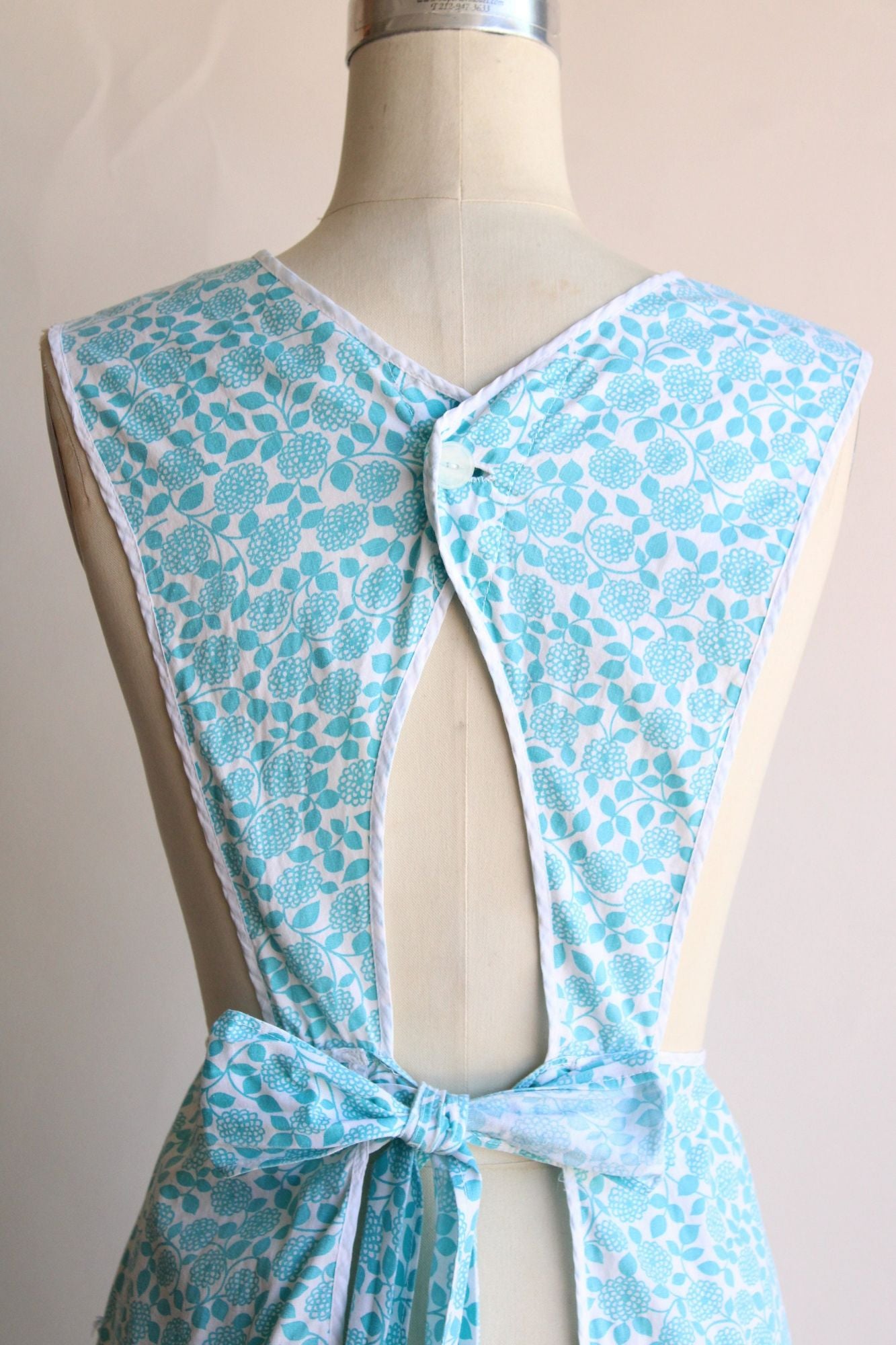 Vintage 1960s Blue Floral Pinafore Apron with Pockets