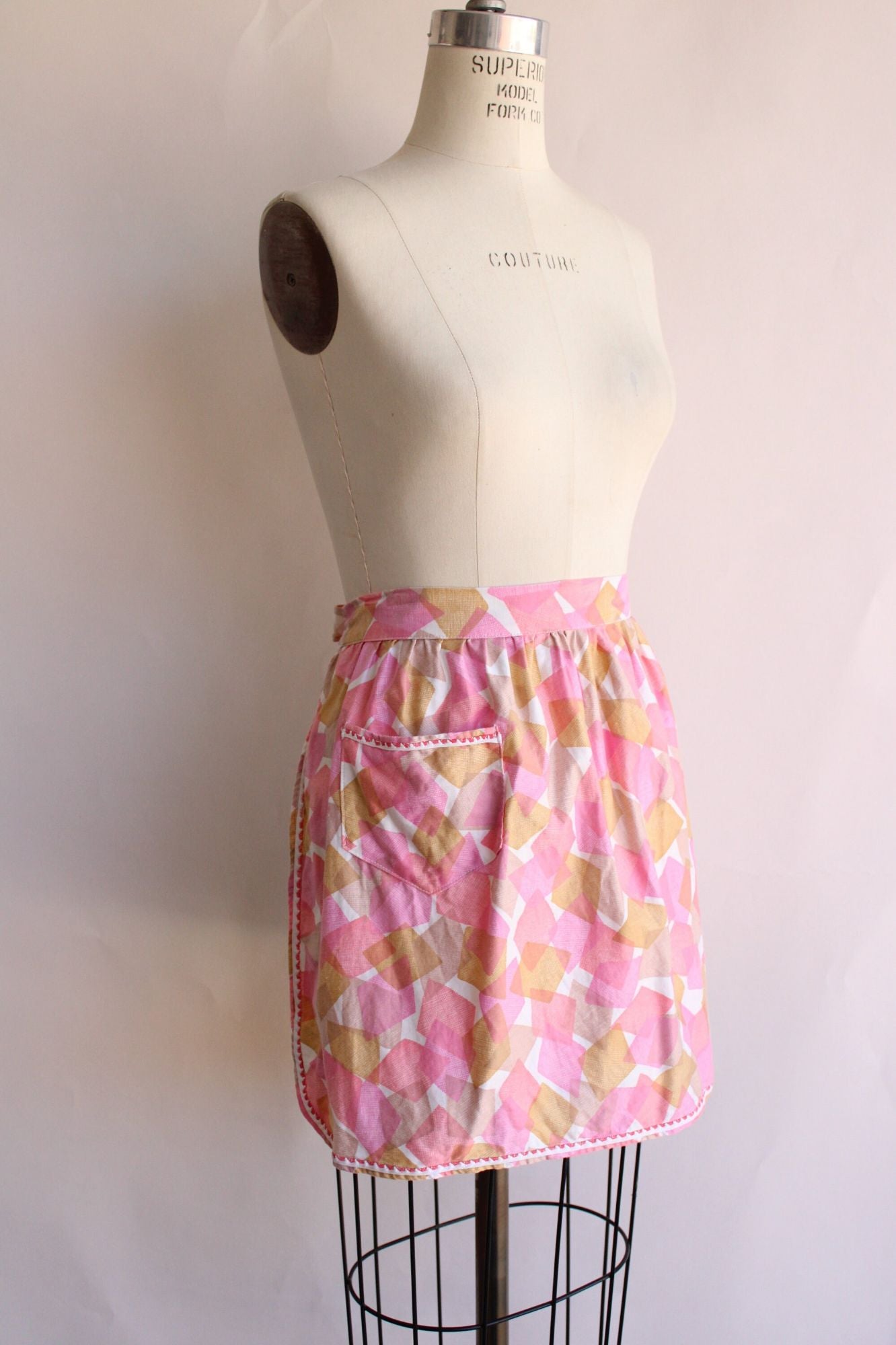 Vintage 1960s Pink and Yellow Geometric Print Cotton Half Apron