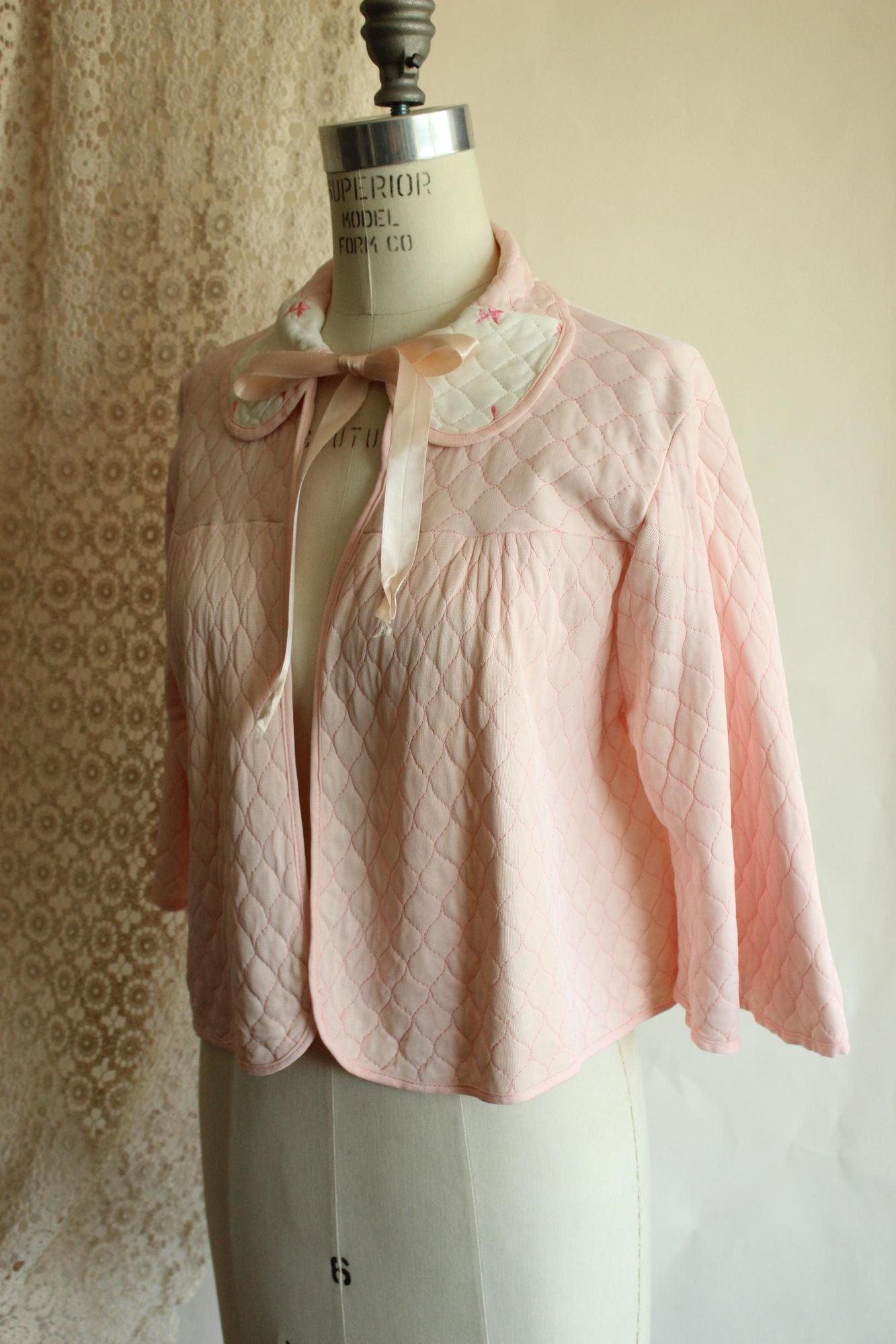 Vintage 1960s Barbizon Pink Quilted Bed Jacket