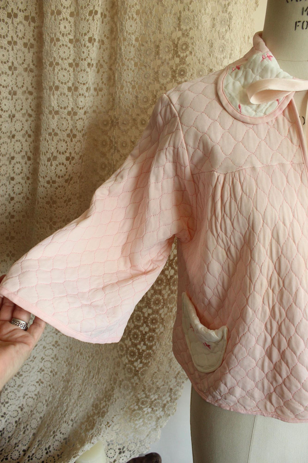 Vintage 1960s Barbizon Pink Quilted Bed Jacket