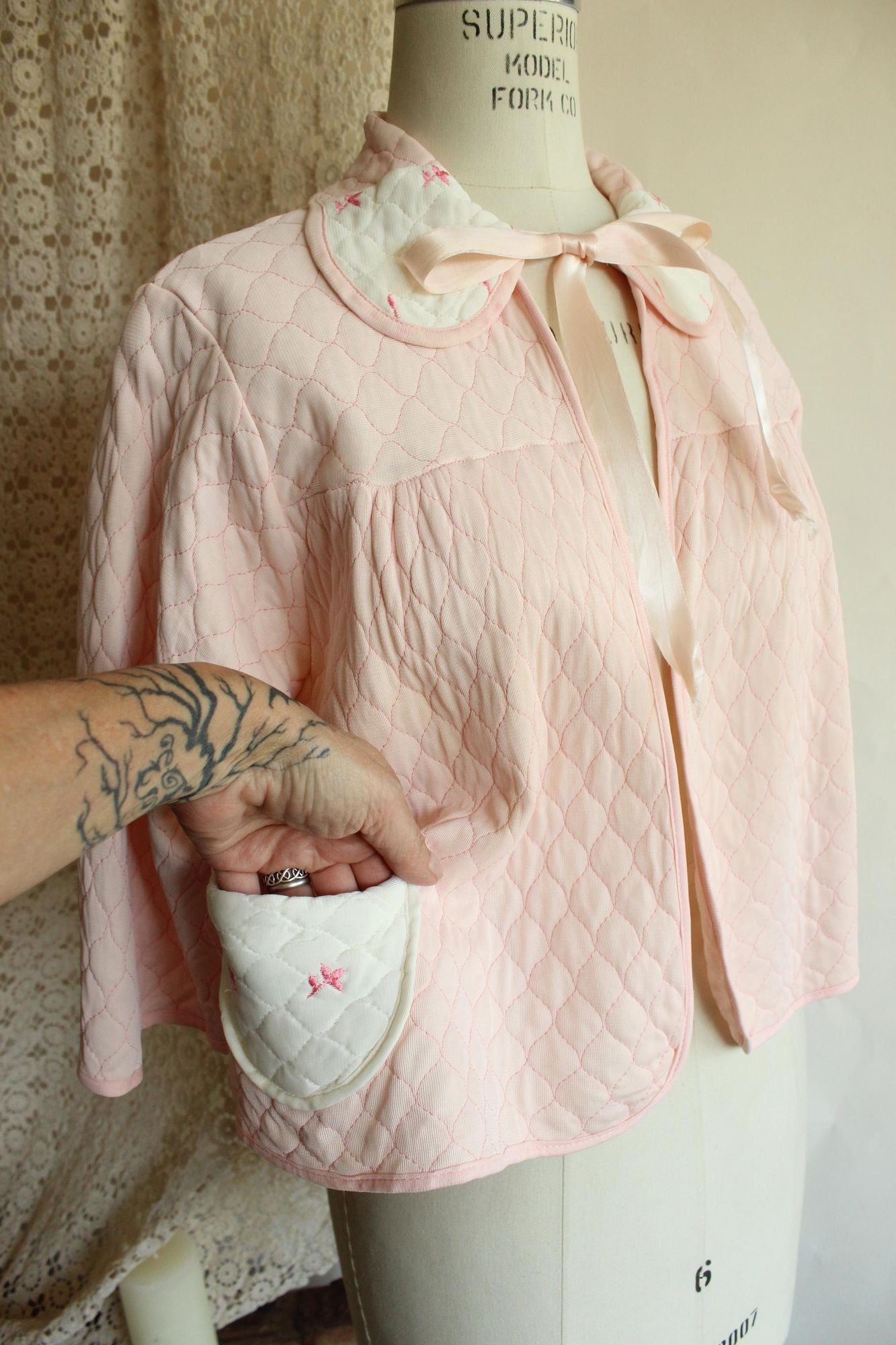 Vintage 1960s Barbizon Pink Quilted Bed Jacket