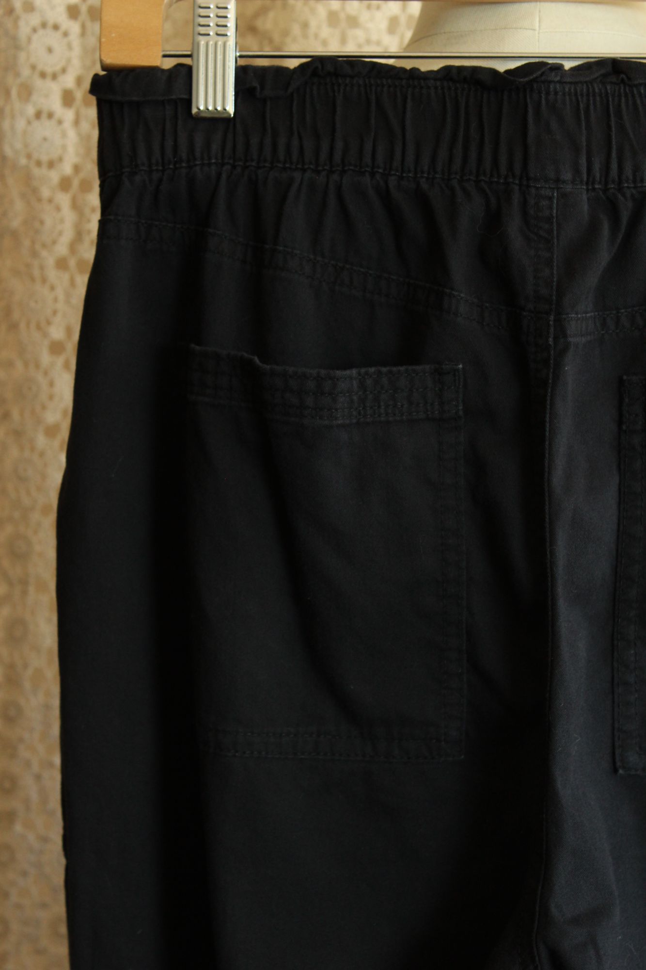 Womens Old Navy Pants,  Black Baggy Size Medium Cotton with Pockets, Elastic