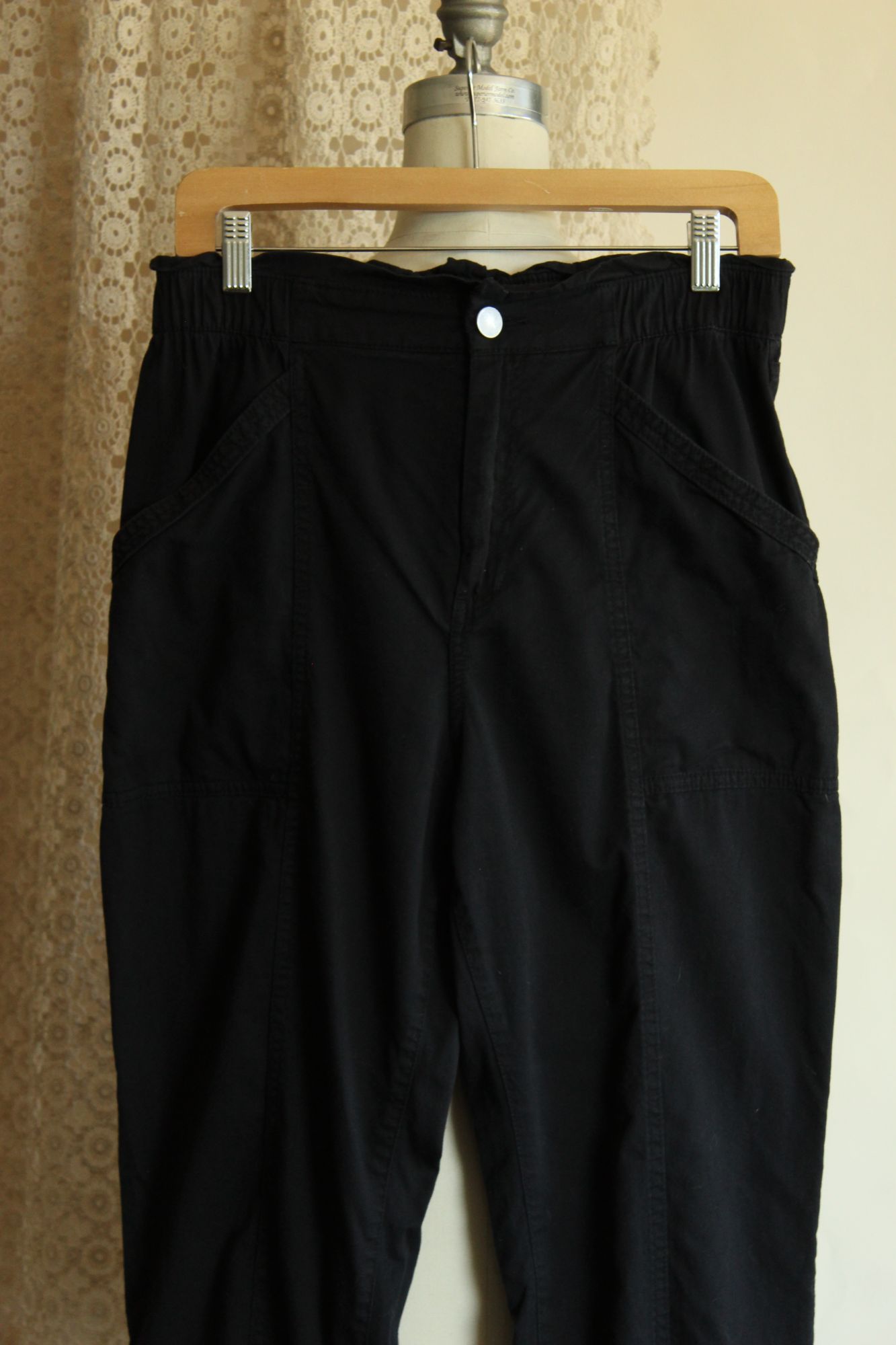 Womens Old Navy Pants,  Black Baggy Size Medium Cotton with Pockets, Elastic