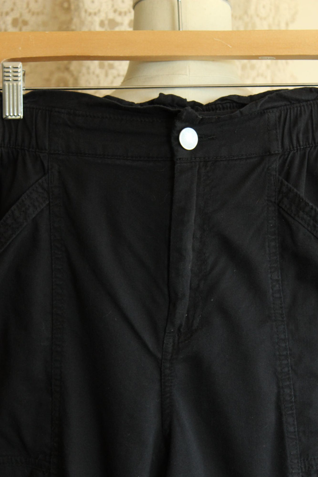 Womens Old Navy Pants,  Black Baggy Size Medium Cotton with Pockets, Elastic