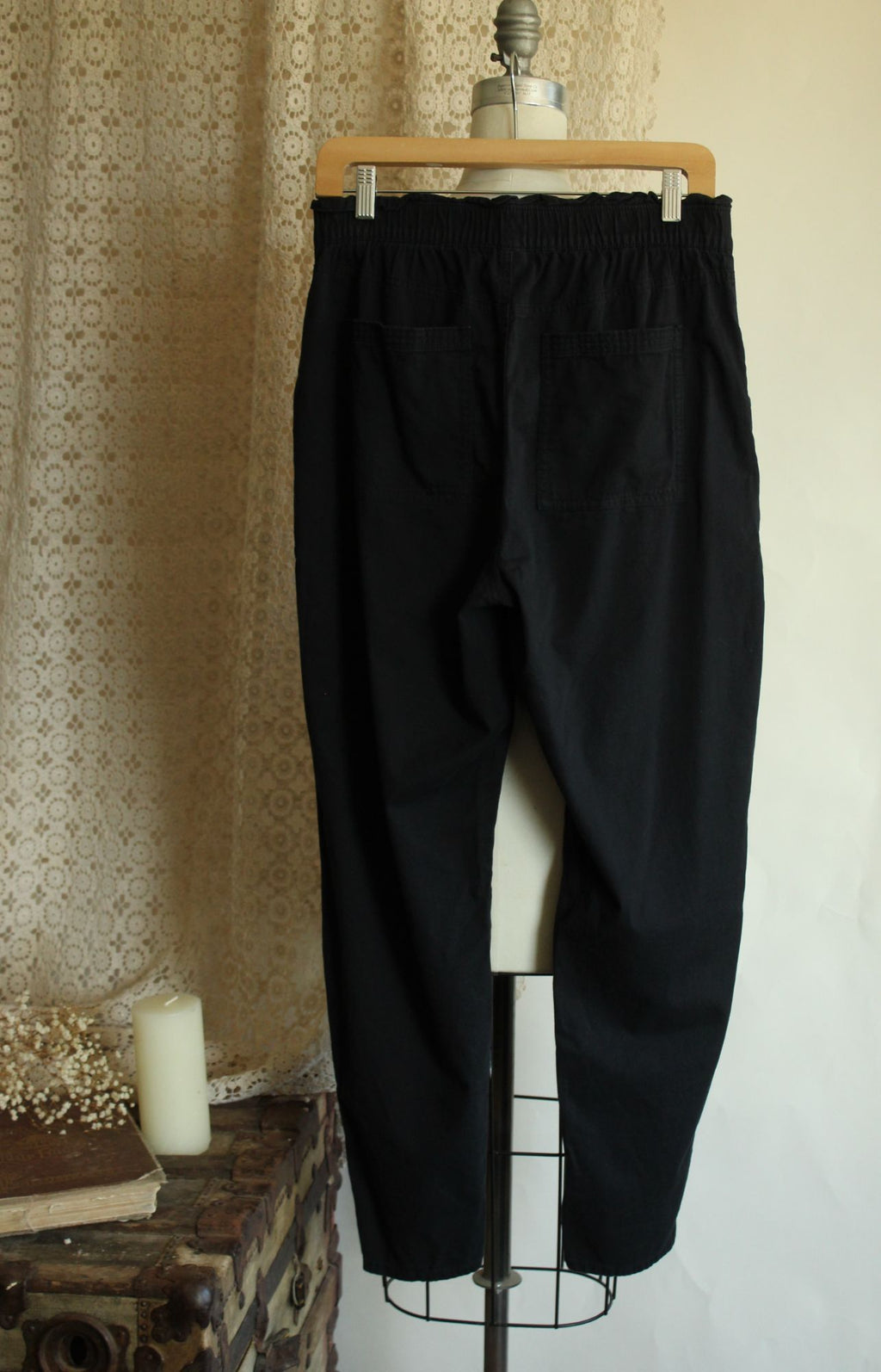Womens Old Navy Pants,  Black Baggy Size Medium Cotton with Pockets, Elastic