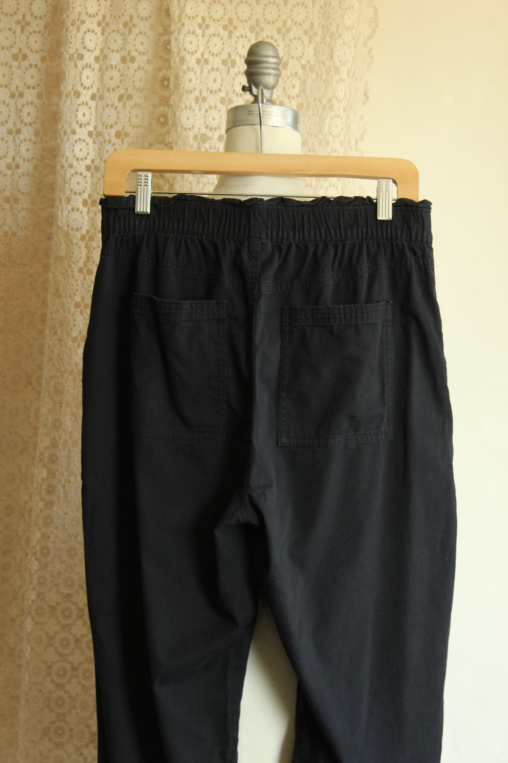 Womens Old Navy Pants,  Black Baggy Size Medium Cotton with Pockets, Elastic