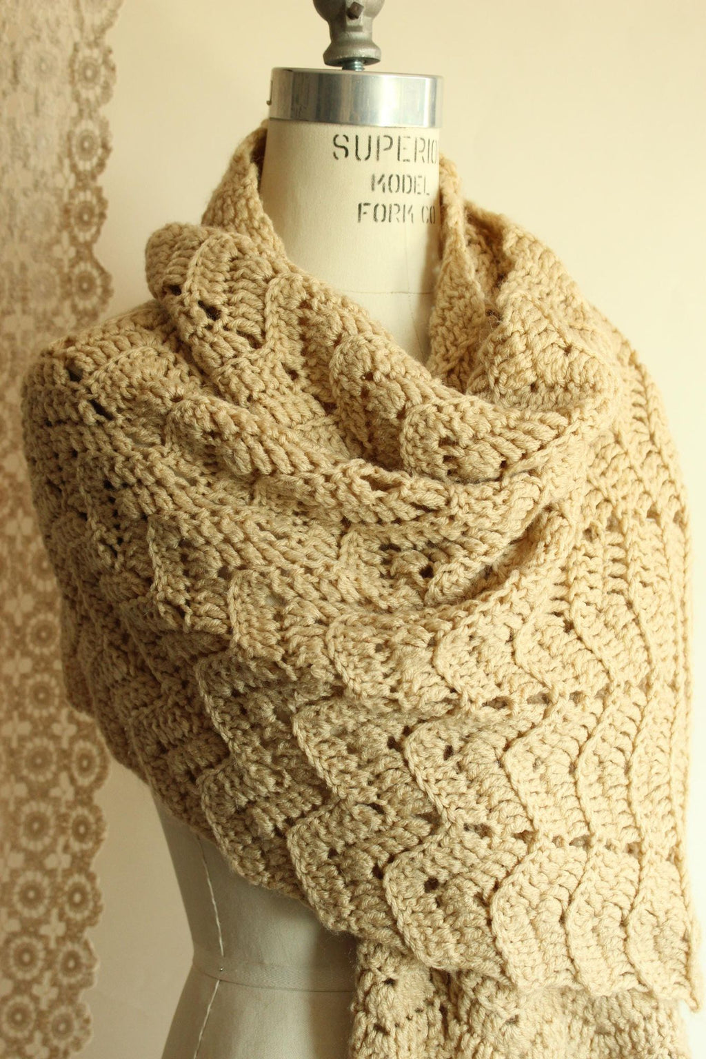 Vintage 1960s 1970s Knit Beige Wrap