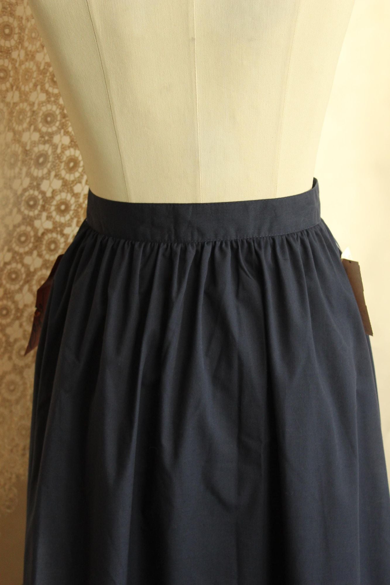 Vintage 1970s 1980s NWT Clyde Navy Blue Skirt with Ruffle Hem and Side Buttons