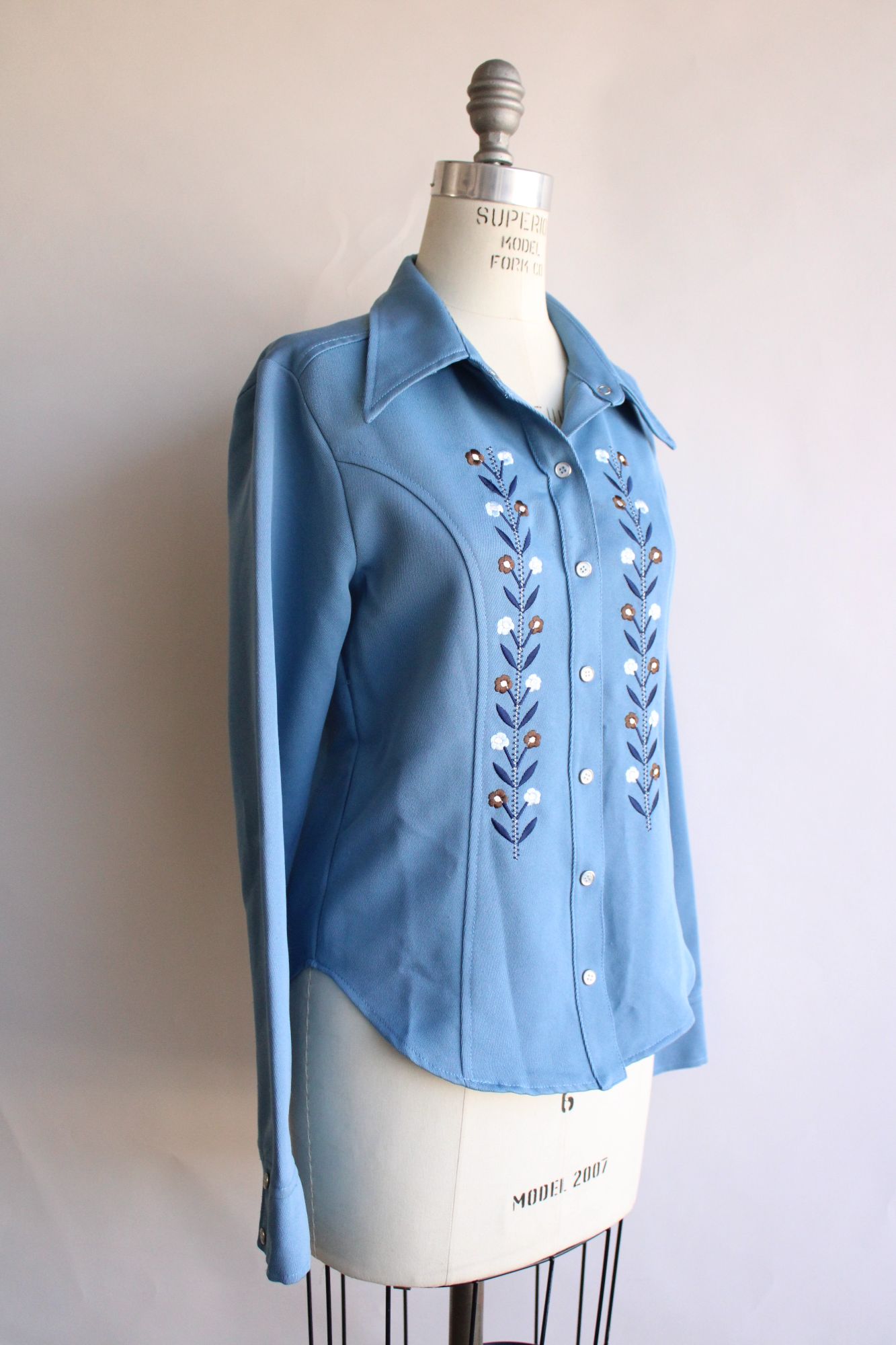 Z Cavaricci womens shirt, Size Small, Western style, blue with floral embroidery