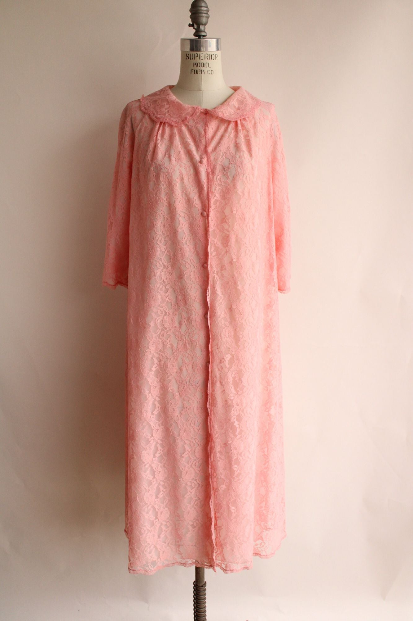 Vintage 1960s Gossard Artemis Pink Lace Robe