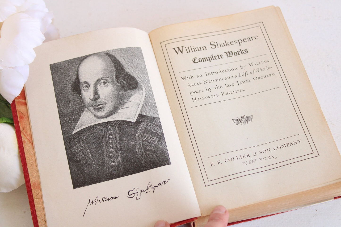Vintage 1920s Book, William Shakespeare "Complete Works"