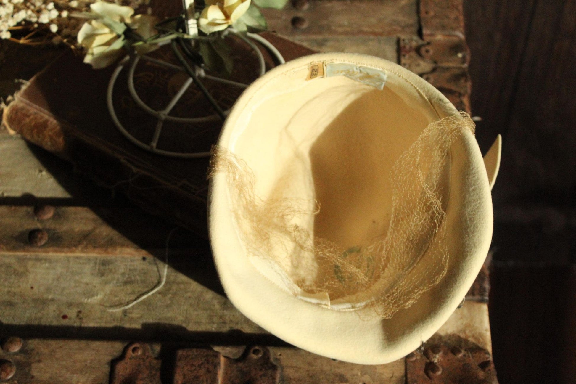 Vintage 1950s Chapeau Louise Ivory Wool Felt Hat with Birdcage Veil