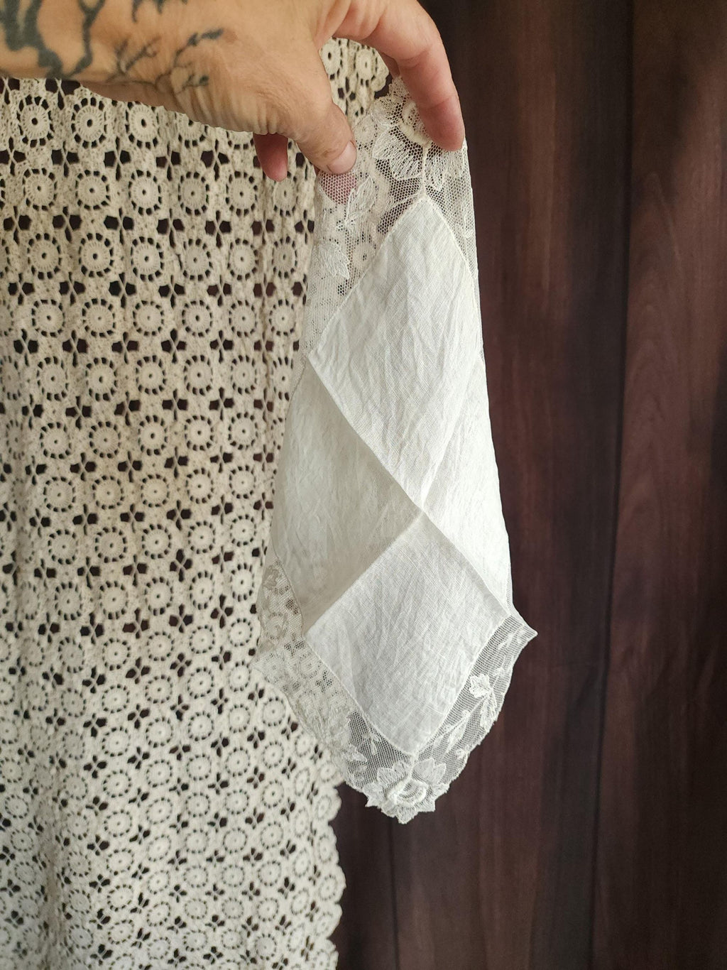 Vintage 1900s Edwardian White Linen Lawn Handkerchief