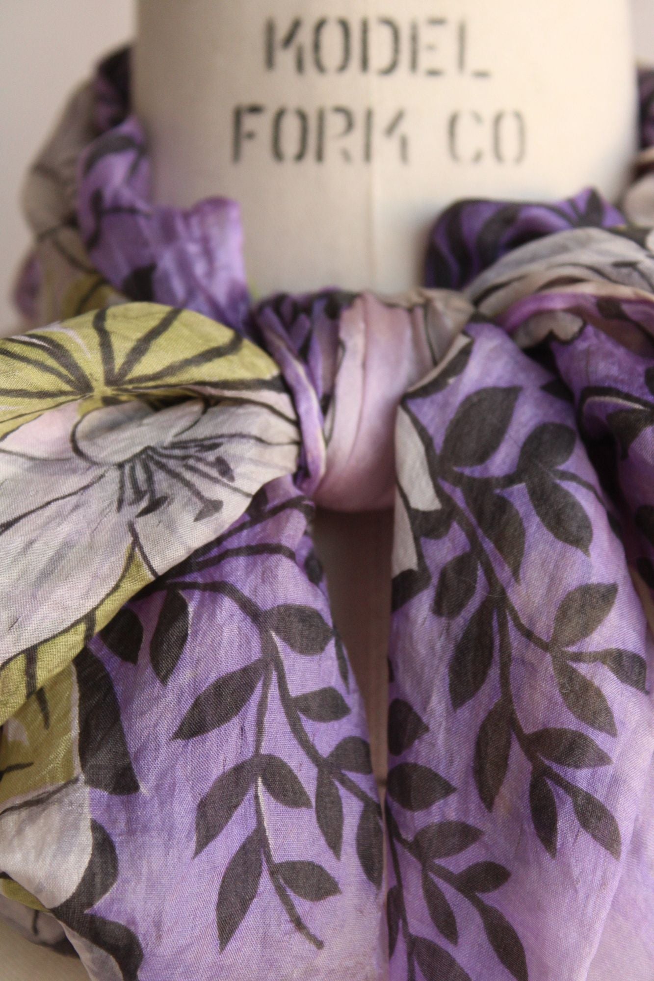 Vintage 1940s 1950s Silk Purple and Green Hibiscus Floral Print carfS
