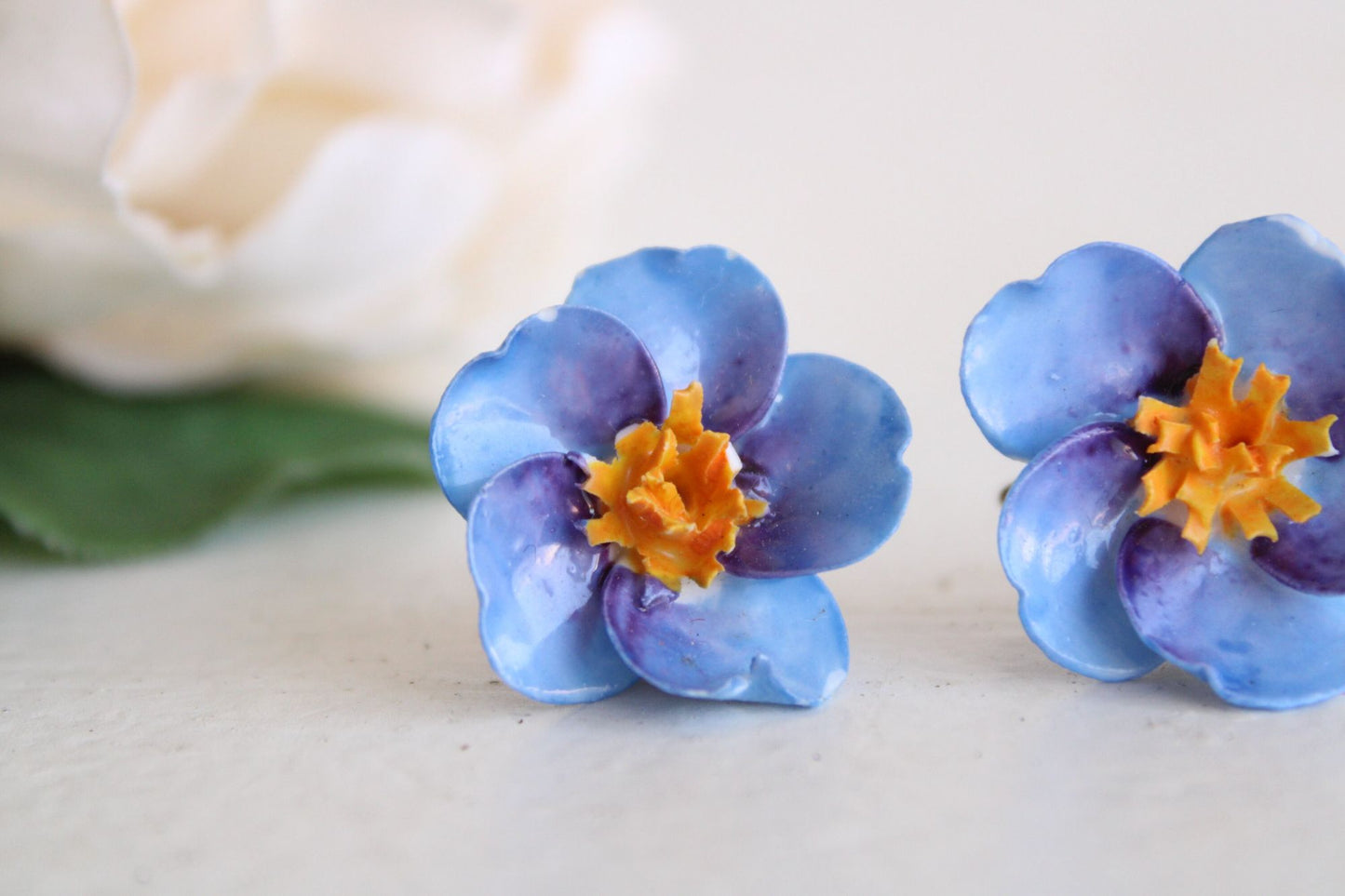 Vintage 1950 Denton Blue Flower Porcelain Screw Back Earrings