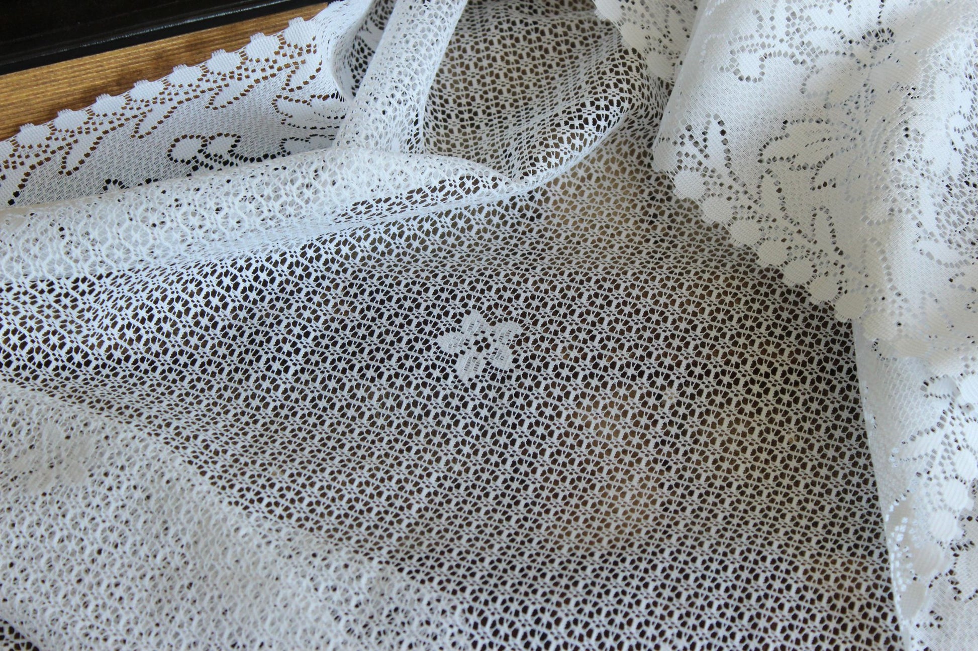Vintage 1980s 1990s White Lace Fabric,  24" Wide 88" Long Piece, Floral Pattern